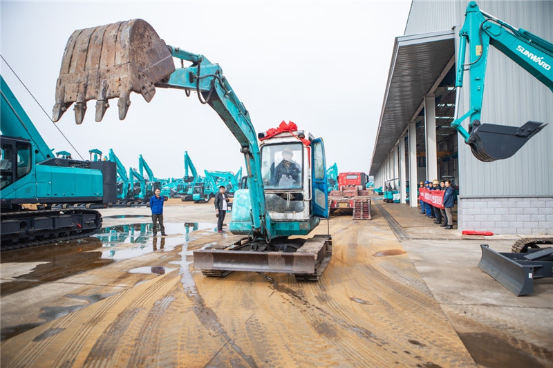榮耀歸來！山河智能第一代挖機(jī)順利“回家”啦
