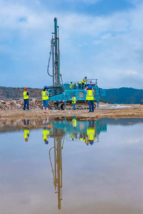 15年3萬小時(shí)！山河智能元老級(jí)潛孔鉆機(jī)“雄風(fēng)”依舊