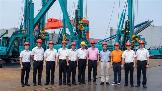 廣州市國(guó)資委黨委書記、主任陳浩鈿蒞臨山河智能考察指導(dǎo)