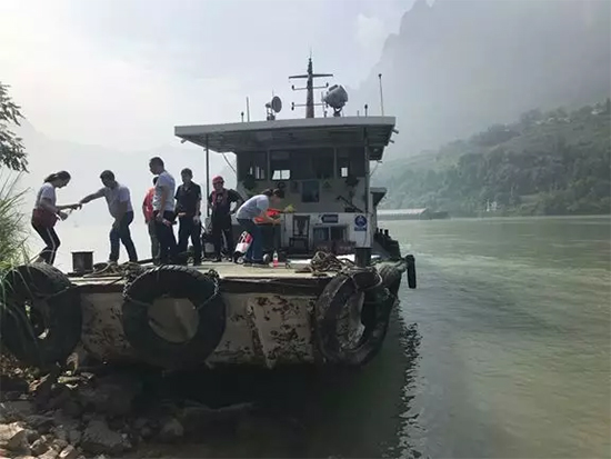 打造長江黃金水道！山河智能航道鉆機(jī)輕松搞定水下礁石