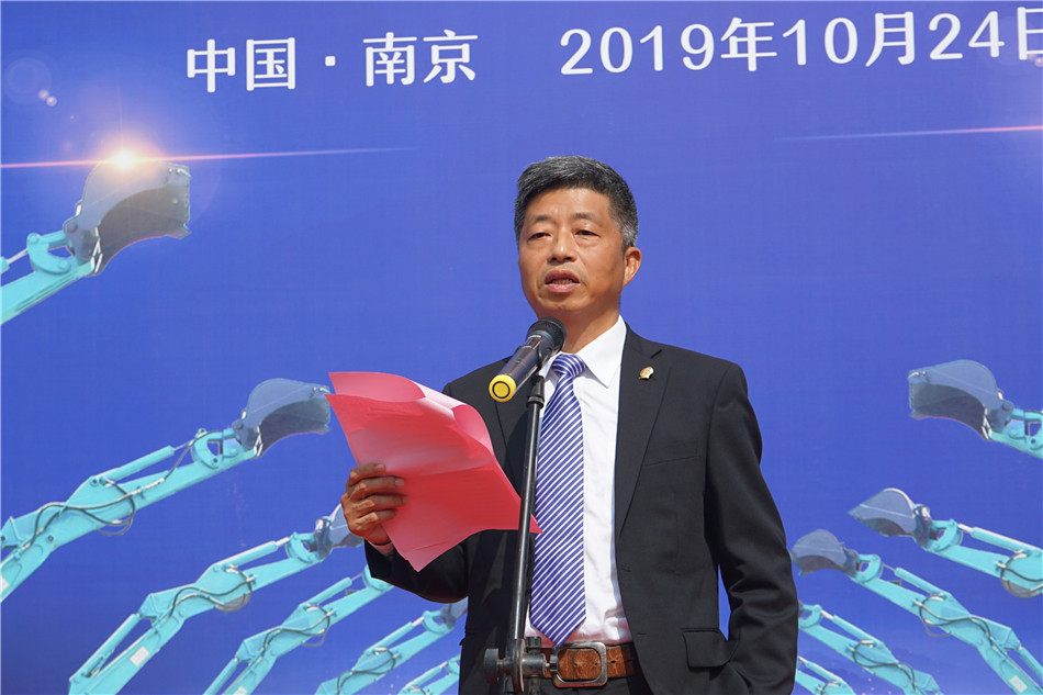 服役15年，超過20000小時！元老級挖機接“回家”！