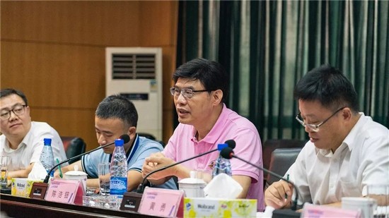 廣州市國(guó)資委黨委書記、主任陳浩鈿蒞臨山河智能考察指導(dǎo)