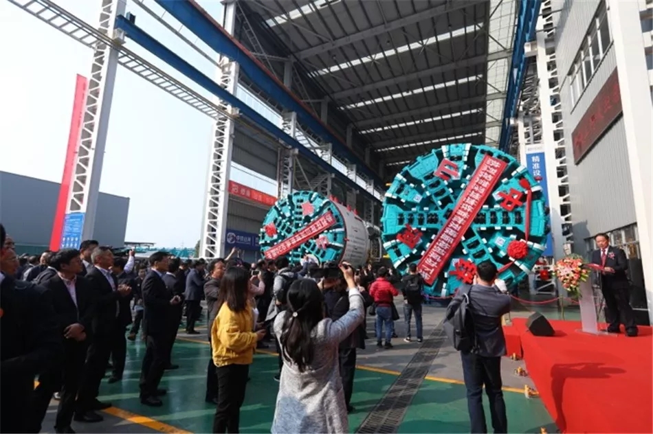 我國首批洞內(nèi)互換式雙模盾構(gòu)機(jī)下線