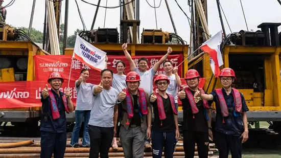 打造長江黃金水道！山河智能航道鉆機(jī)輕松搞定水下礁石