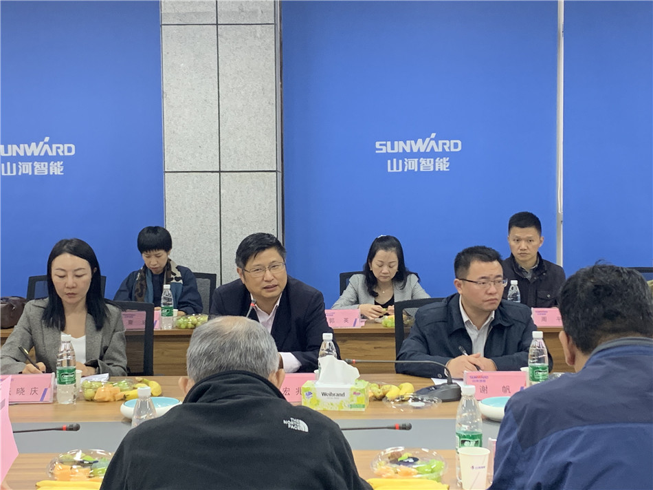 長沙市總工會黨組書記周宏兆一行蒞臨山河智能考察調研