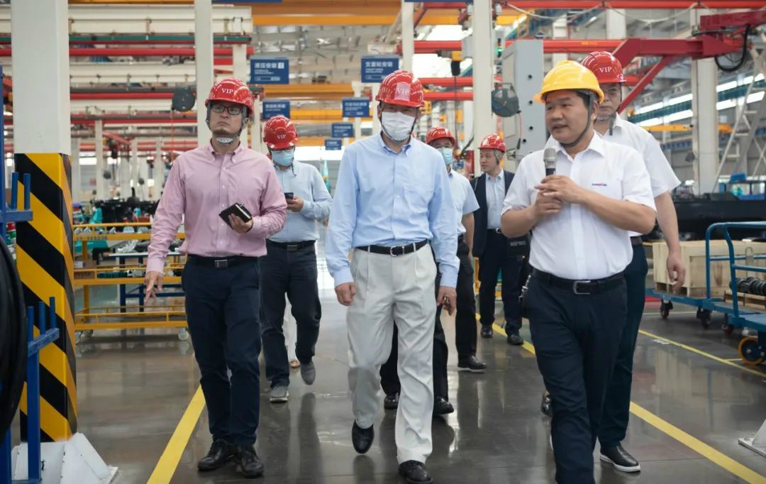 中國(guó)金茂高級(jí)副總裁張輝率團(tuán)考察山河智能