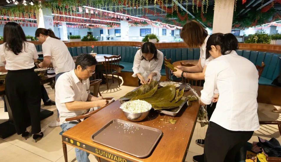 “愛國(guó)心，山河情”山河智能第四屆包粽子比賽