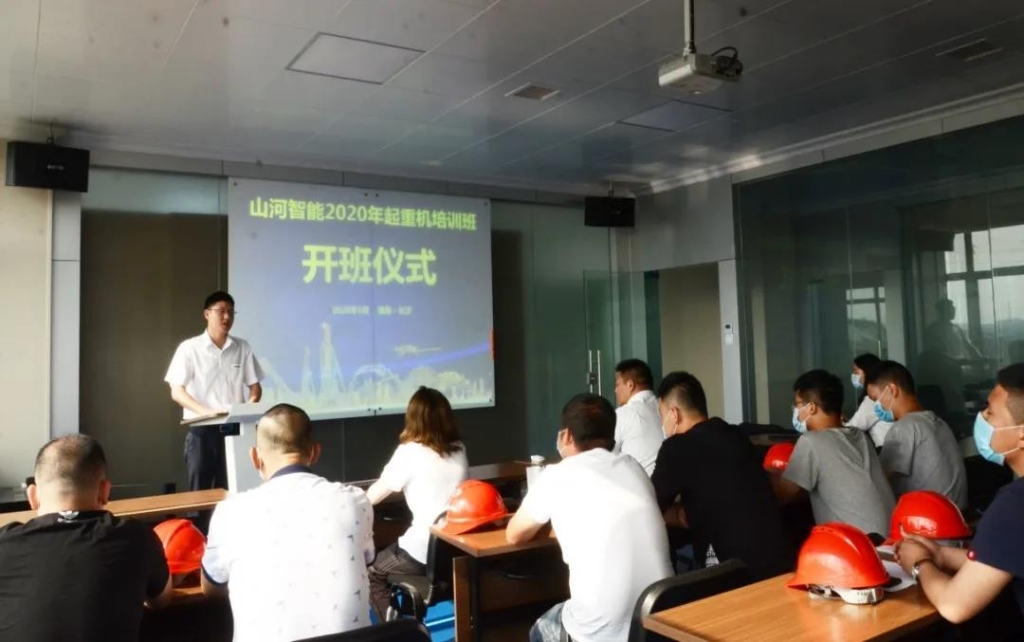 起重機(jī)操作培訓(xùn)考核通過(guò)率超80%
