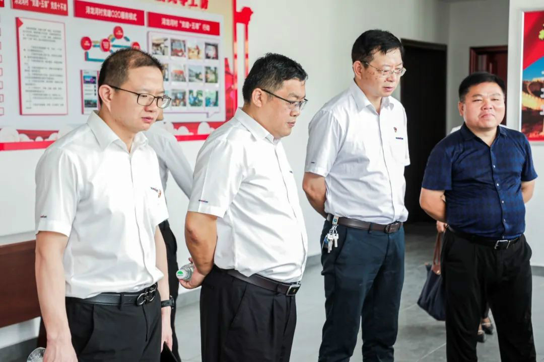 山河智能黨委赴潯龍河交流學習