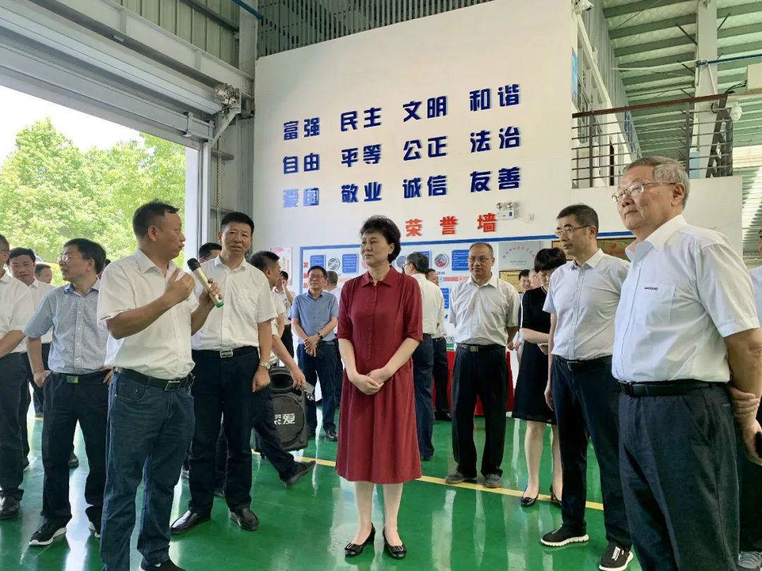 省委常委、統(tǒng)戰(zhàn)部部長(zhǎng)黃蘭香考察調(diào)研山河科技