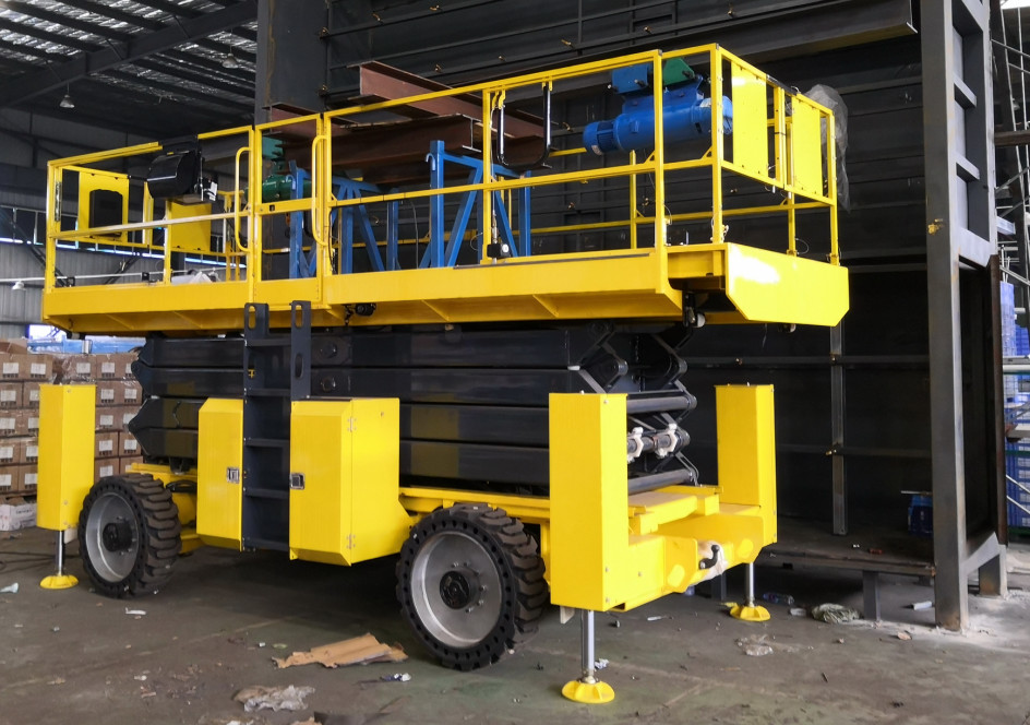 威武！大氣！穩(wěn)定！山河智能越野剪叉式高空作業(yè)平臺(tái)解客戶(hù)難題