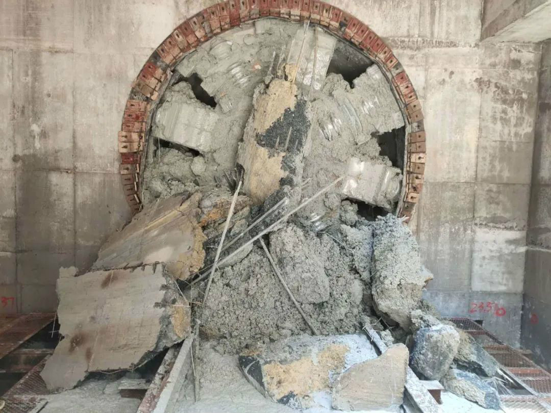 中鐵山河盾構機貫通湖南省首條電力盾構隧道