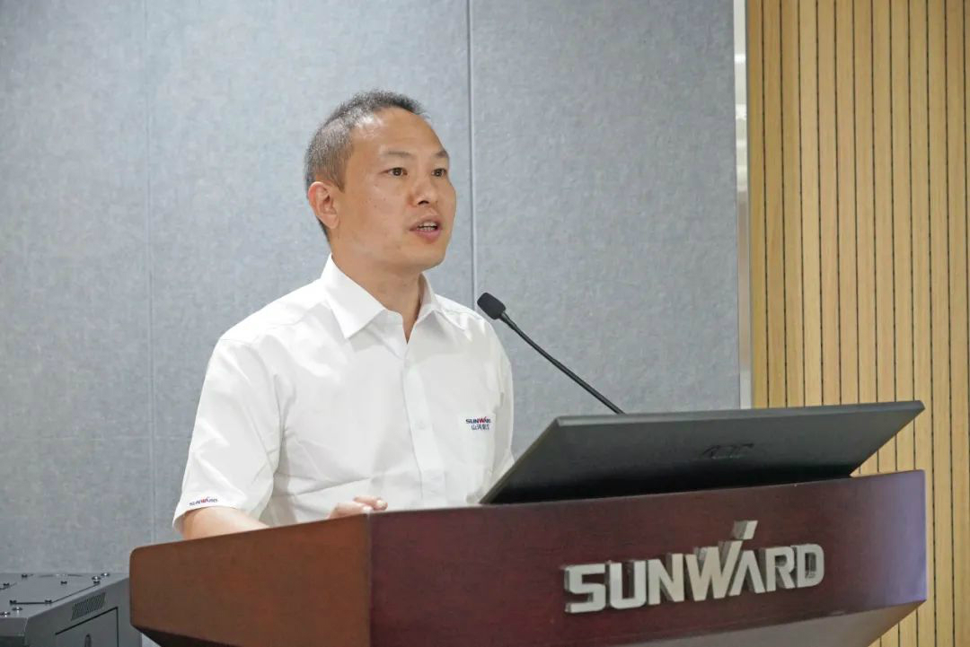 省人大常委會黨組副書記、副主任王柯敏調(diào)研山河智能