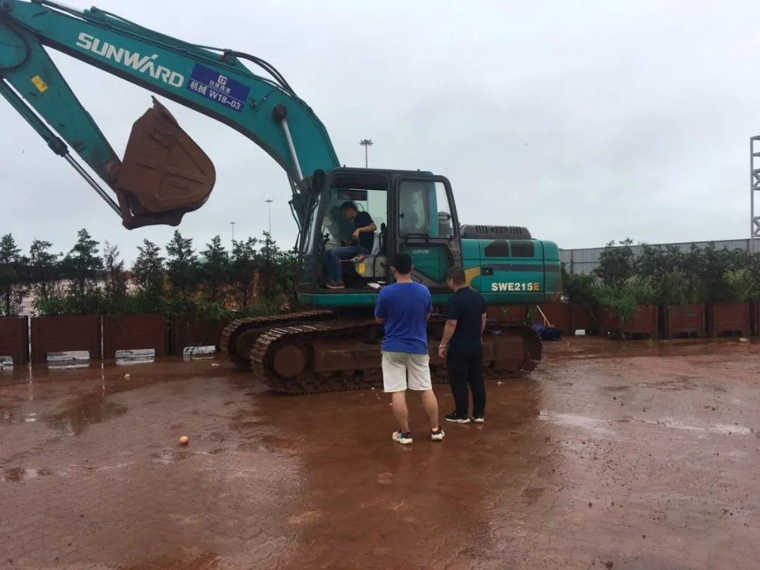 感恩相伴 關(guān)愛(ài)相隨——山河智能服務(wù)萬(wàn)里行走進(jìn)豫魯黔