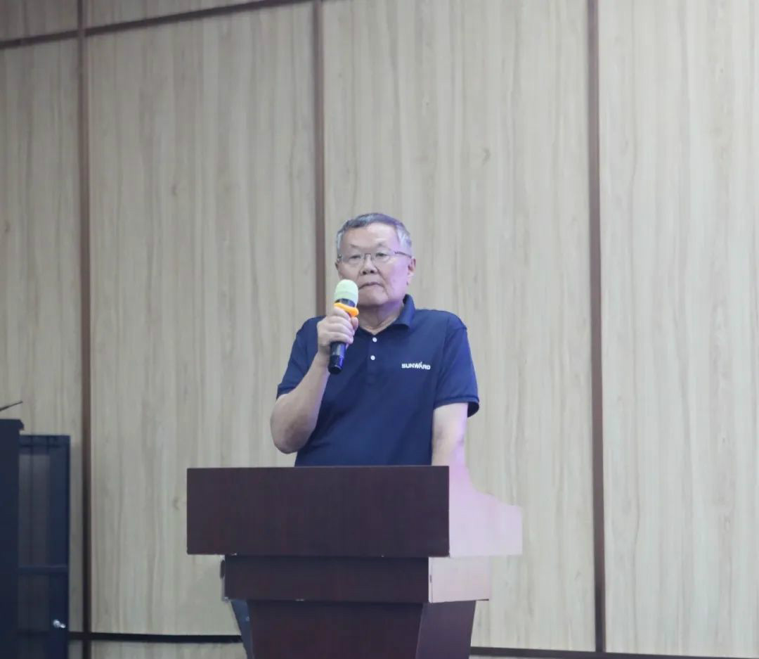 以強(qiáng)執(zhí)行力聚焦基礎(chǔ)能力建設(shè) 向挖掘機(jī)萬(wàn)臺(tái)俱樂部邁進(jìn)——山河智能2020年挖掘機(jī)經(jīng)銷商半年度會(huì)議圓滿召