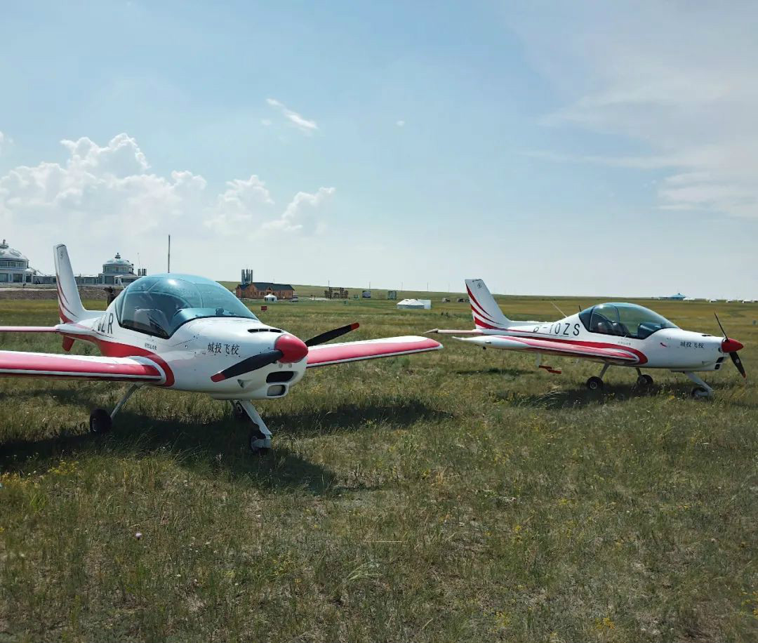 山河“阿若拉”飛機(jī)遨游呼倫貝爾大草原