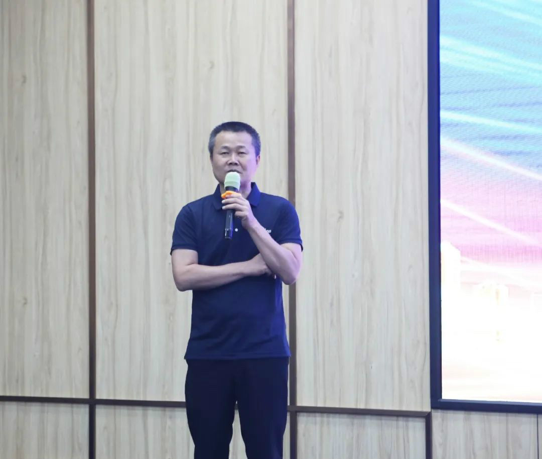 以強(qiáng)執(zhí)行力聚焦基礎(chǔ)能力建設(shè) 向挖掘機(jī)萬(wàn)臺(tái)俱樂部邁進(jìn)——山河智能2020年挖掘機(jī)經(jīng)銷商半年度會(huì)議圓滿召