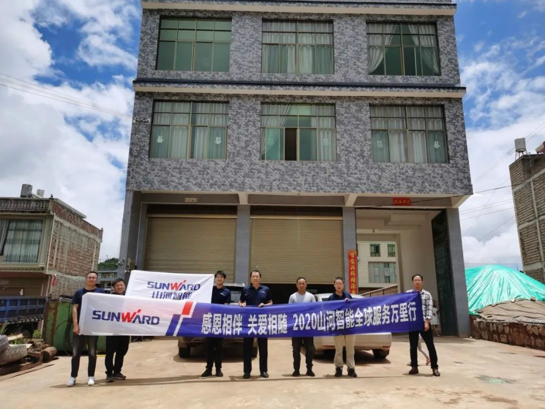 云南這個村有個挖掘機家族，創(chuàng)富有一套