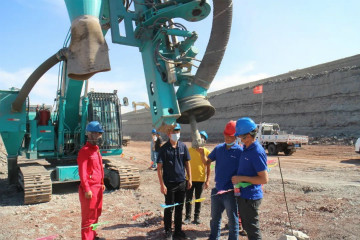 晚上八九點鐘的太陽——山河智能服務萬里行新疆紀實