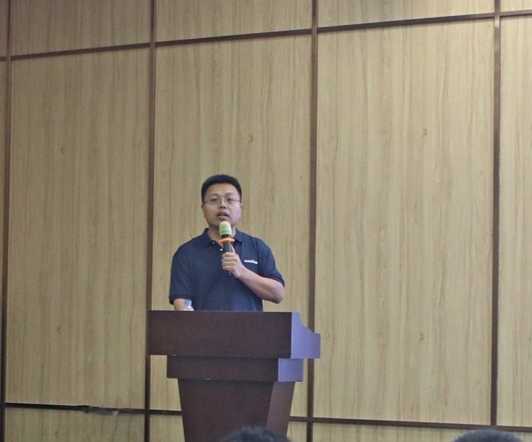 以強(qiáng)執(zhí)行力聚焦基礎(chǔ)能力建設(shè) 向挖掘機(jī)萬(wàn)臺(tái)俱樂部邁進(jìn)——山河智能2020年挖掘機(jī)經(jīng)銷商半年度會(huì)議圓滿召