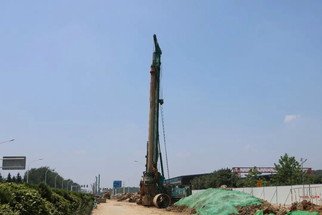 “誤入”樁基 百折不回！他以8臺(tái)旋挖搏未來