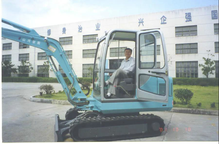 以先導(dǎo)式創(chuàng)新實(shí)現(xiàn)挖掘機(jī)從無到有，從小到大，從大到強(qiáng)！