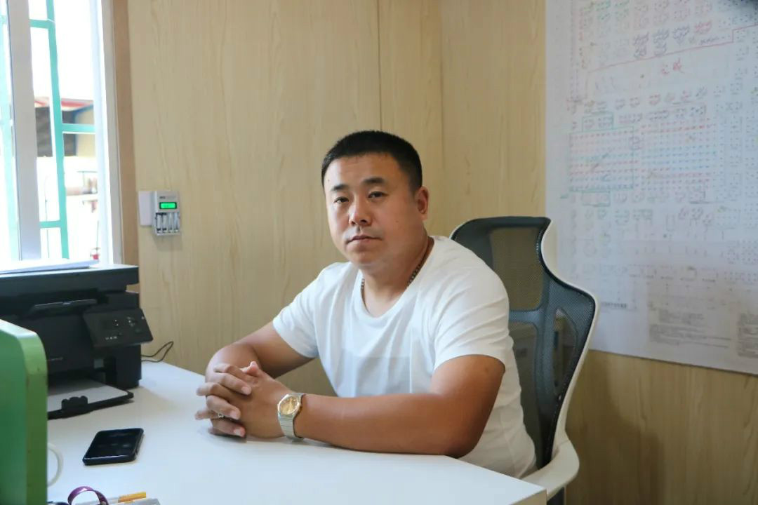 液壓靜力壓樁機(jī)從1臺(tái)到21臺(tái)，他只用了8年！