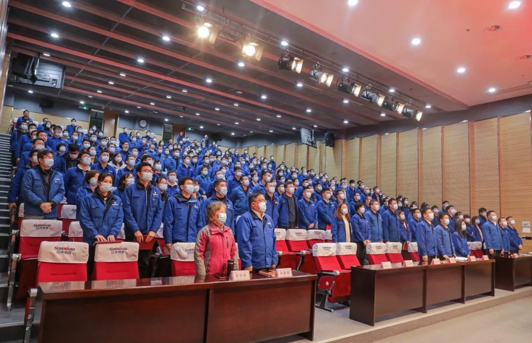 山河智能集中收看十三屆全國(guó)人大四次會(huì)議開(kāi)幕會(huì)