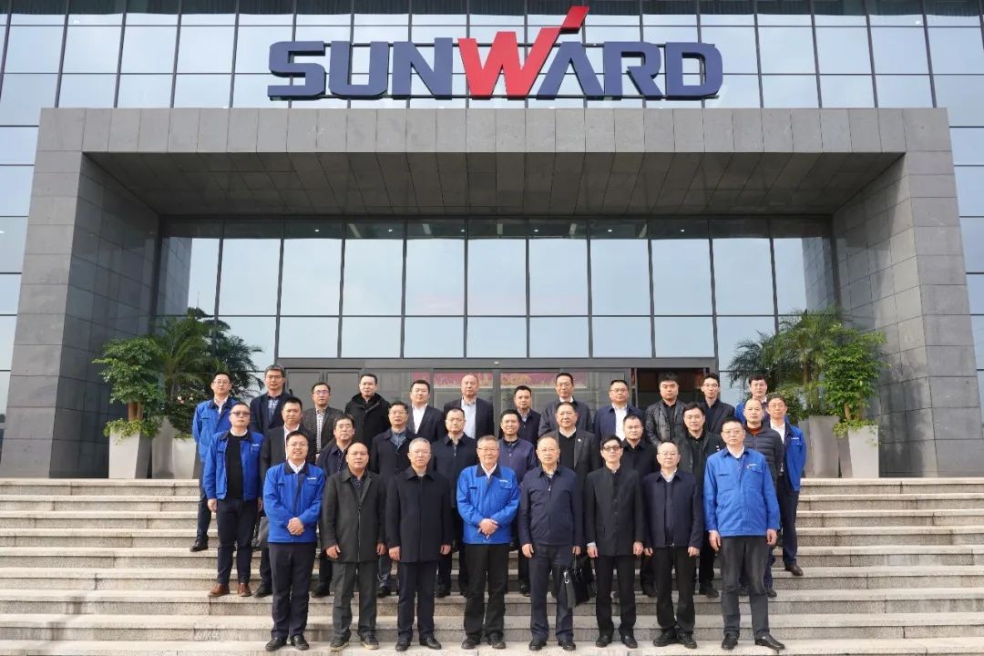 湖南重點建筑企業(yè)團調(diào)研山河智能