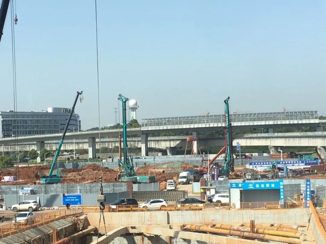 超強(qiáng)施工組合！山河智能助力長(zhǎng)沙地鐵6號(hào)線建設(shè)