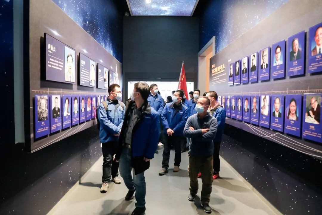 覓紅色歷史 踐初心使命——山河智能全體黨員赴長沙黨史館開展主題黨日活動