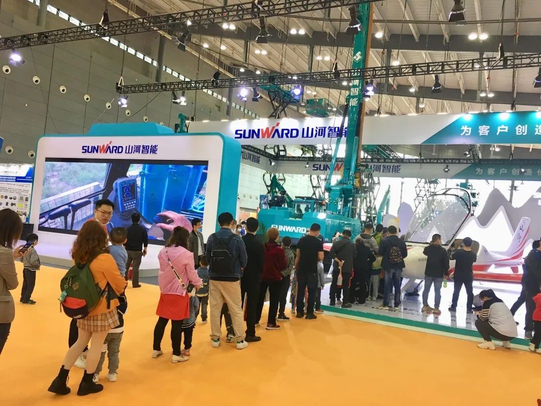 “機(jī)甲盛宴”長(zhǎng)沙展圓滿收官！山河智能展區(qū)亮點(diǎn)精彩回顧