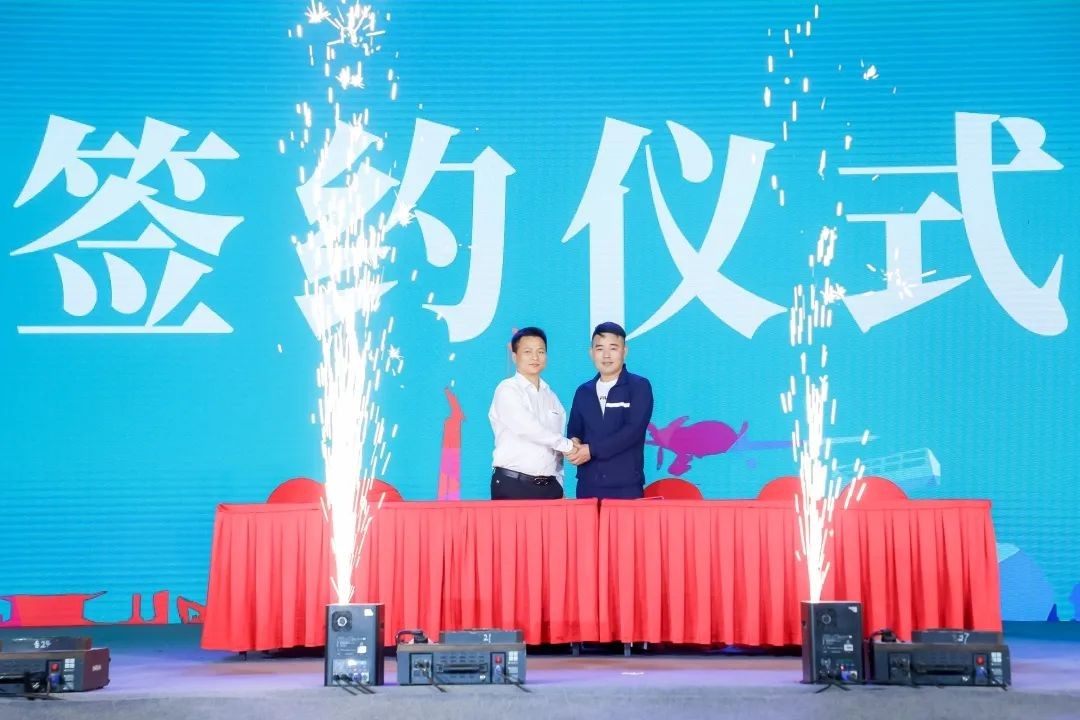 “機(jī)甲盛宴”長(zhǎng)沙展圓滿收官！山河智能展區(qū)亮點(diǎn)精彩回顧