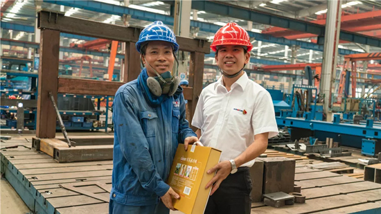 萬力集團(tuán)“送清涼”活動，慰問一線員工