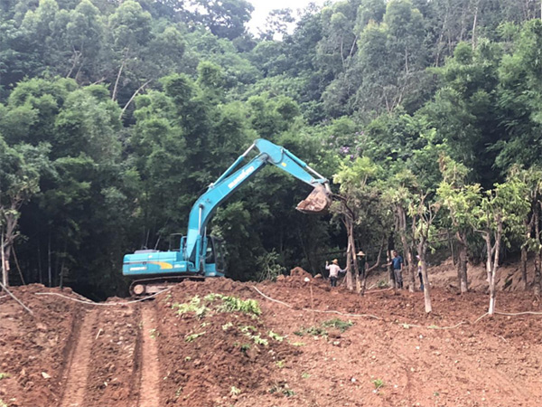 山河智能SWE 215E挖掘機(jī)是他的左膀右臂！