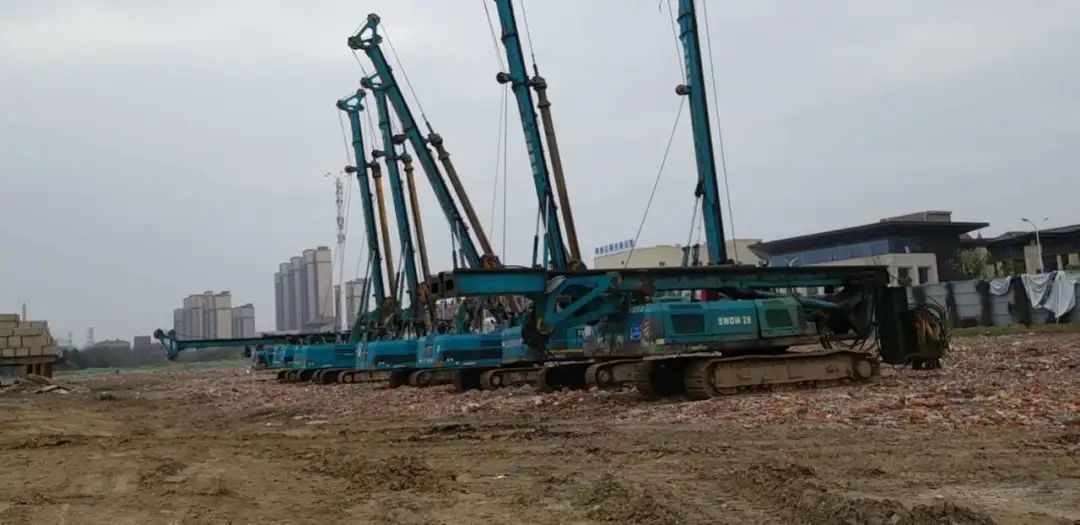 颯！他以11臺(tái)旋挖鉆占領(lǐng)荊州房建市場