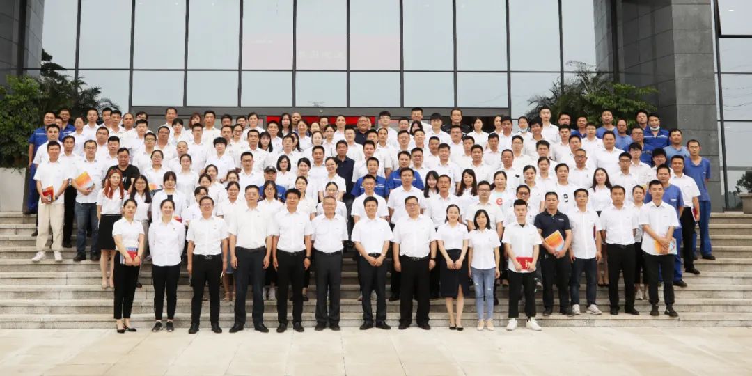 助力經(jīng)營(yíng)，服務(wù)員工，攀登家園建設(shè)新高地——山河智能第五屆四次“雙代會(huì)”勝利召開(kāi)