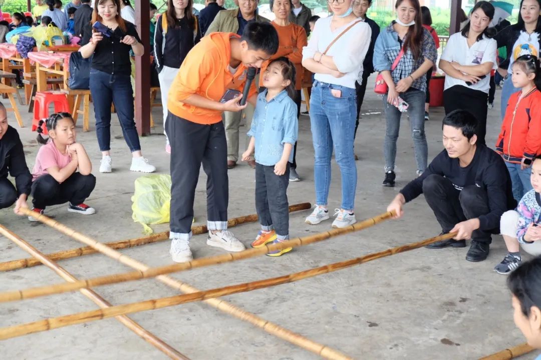 童年不同Young，稻花香里親子歡——山河智能組織開展六一親子活動