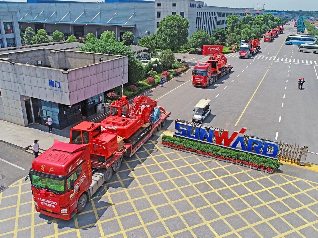 聞令而動！山河智能應(yīng)急救援隊整裝待發(fā)