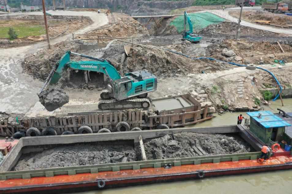 初心源地，山河智能挖掘機實力大顯 | 百年風(fēng)華筑錦繡山河（1）