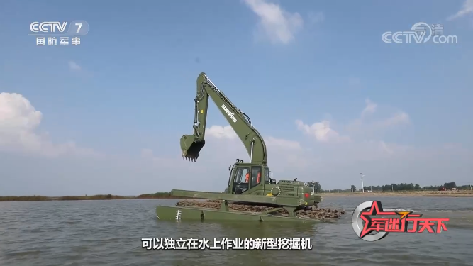 水陸兩用挖掘機(jī)亮相央視！山河智能應(yīng)急救援“猛將”出戰(zhàn)