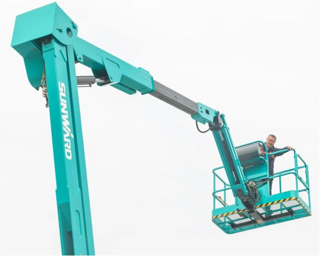 匠心打造！山河智能曲臂式高空作業(yè)平臺(tái)正式投放市場