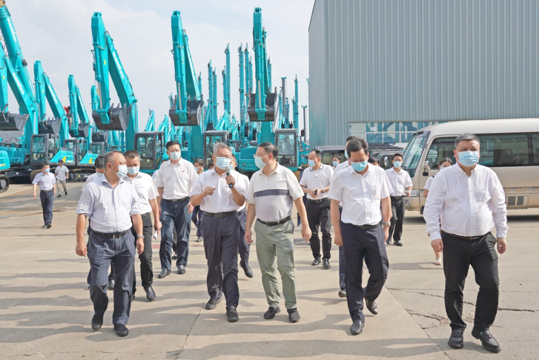 湖南省委常委、省委秘書長(zhǎng)張劍飛一行調(diào)研山河智能