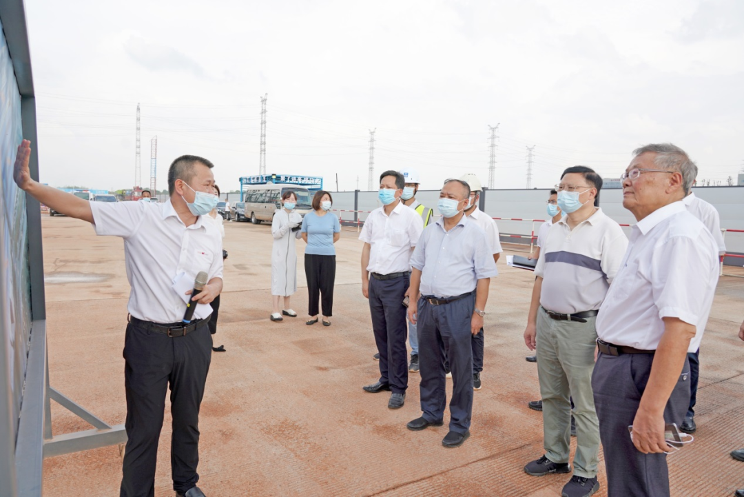 湖南省委常委、省委秘書長(zhǎng)張劍飛一行調(diào)研山河智能