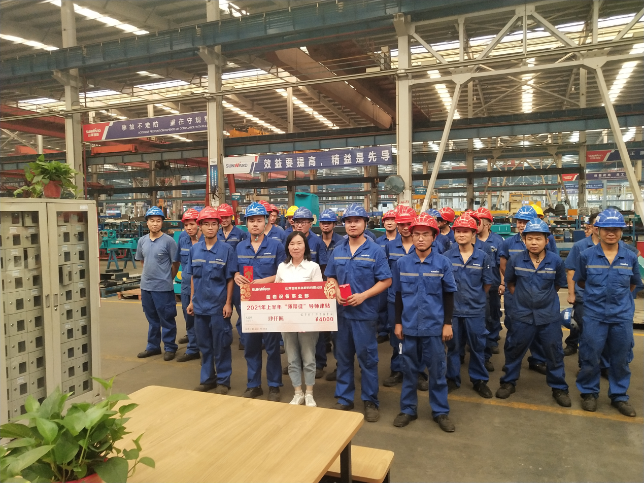 圖集 |超12萬元“帶崗津貼”發(fā)放！為這些導師點贊