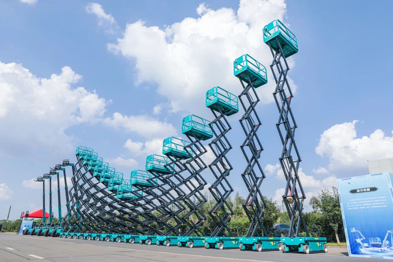 逛展超熱鬧！山河智能成果展示會(huì)高能名場(chǎng)面來襲