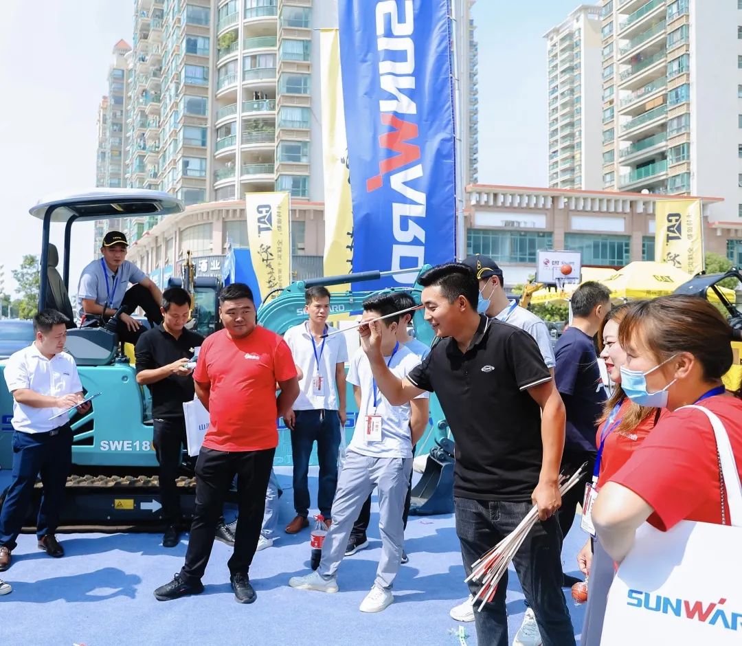 共享微挖新視界！山河智能微挖三大王牌產(chǎn)品齊聚2021全球微挖大會(huì)