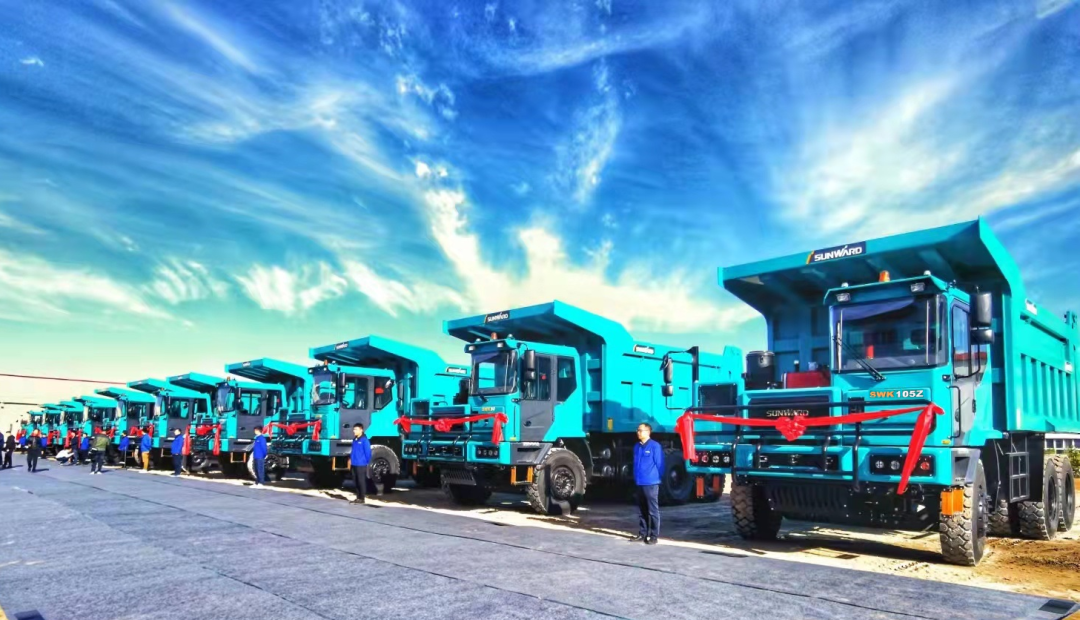 高配置、智能化……山河智能高端定制AT版105噸級寬體礦卡成功下線