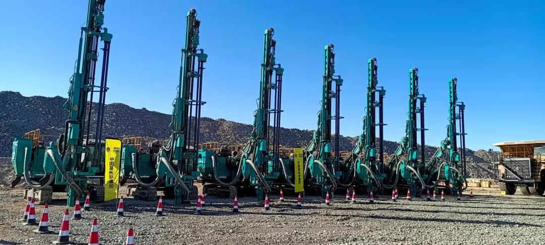 疫情當下，逆行非洲——山河智能鑿巖設(shè)備團隊海外服務(wù)紀實