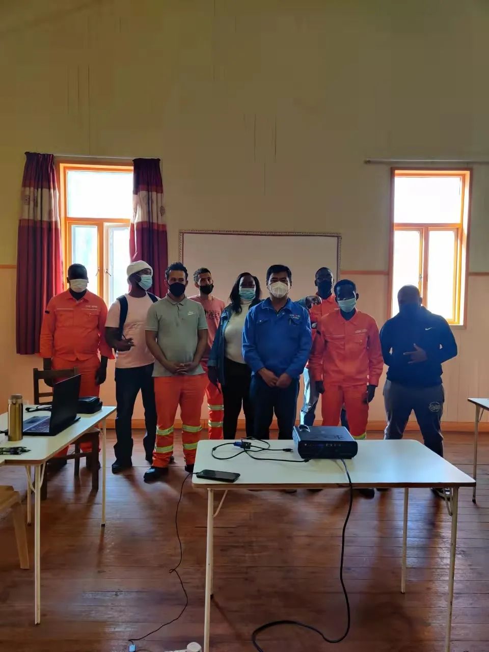 疫情當下，逆行非洲——山河智能鑿巖設(shè)備團隊海外服務(wù)紀實